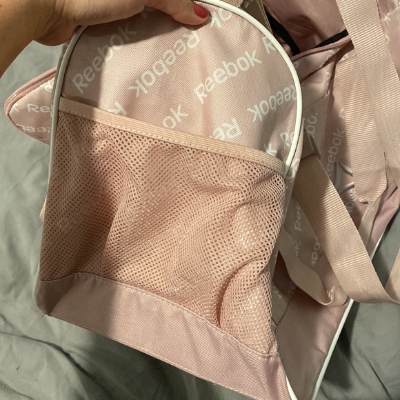 Reebok Blush Pink Gym/Overnight Bag - Picture 3 of 4